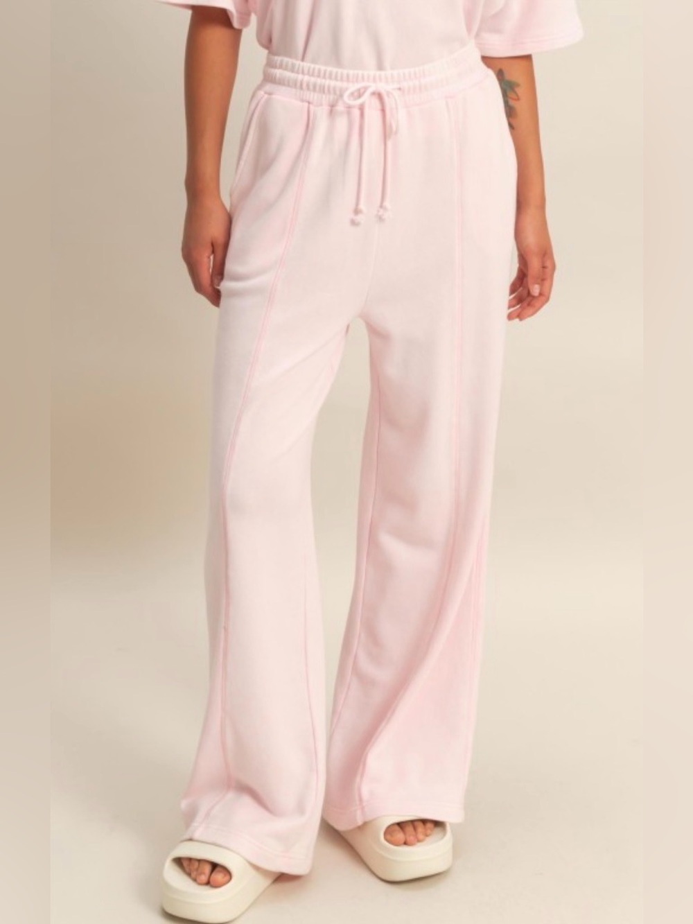 Relaxed Pink Wide-Leg pants in pink